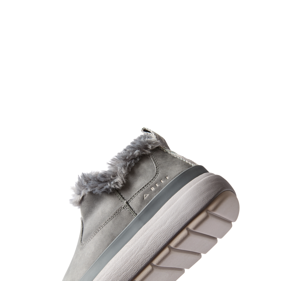 WEEKEND_OLIVIA_GREY_CJ9388_18725_WB-900x900-c4cc11b.png